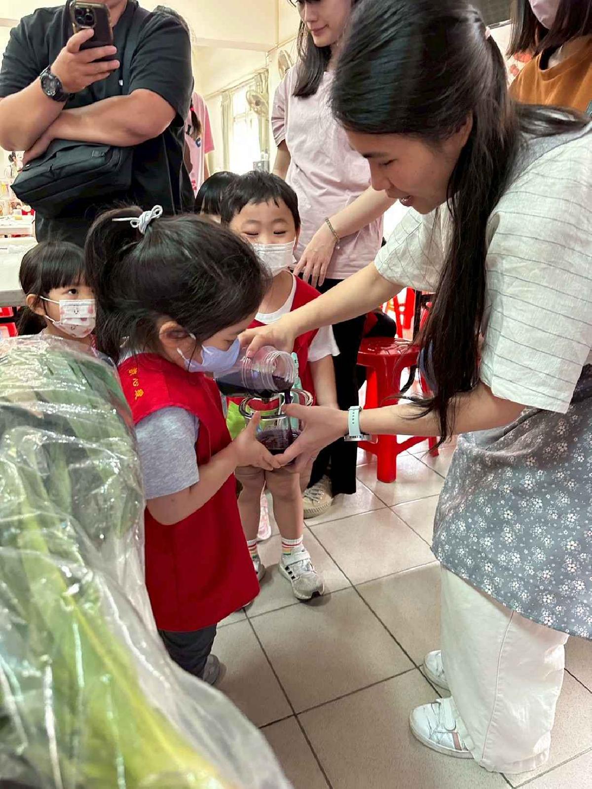 line_album_20260506母親節親子diy九層糕_260507_303