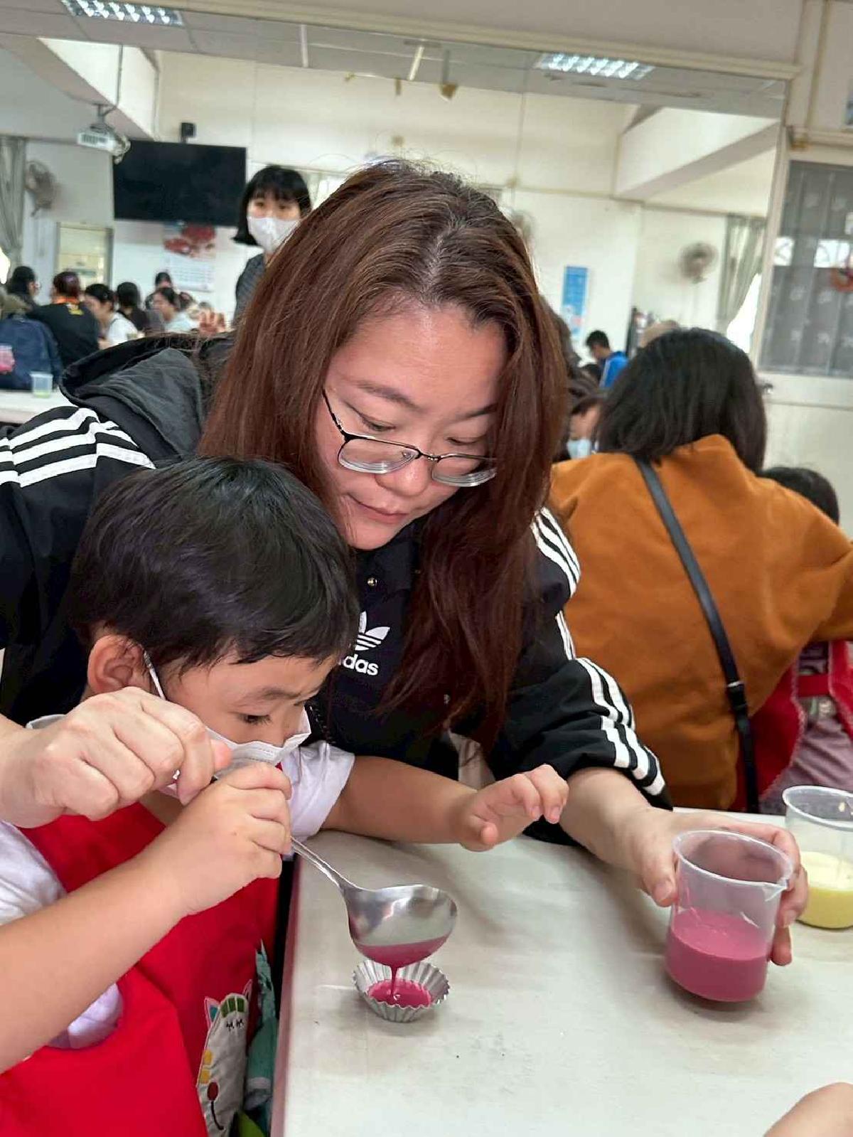 line_album_20260506母親節親子diy九層糕_260507_318