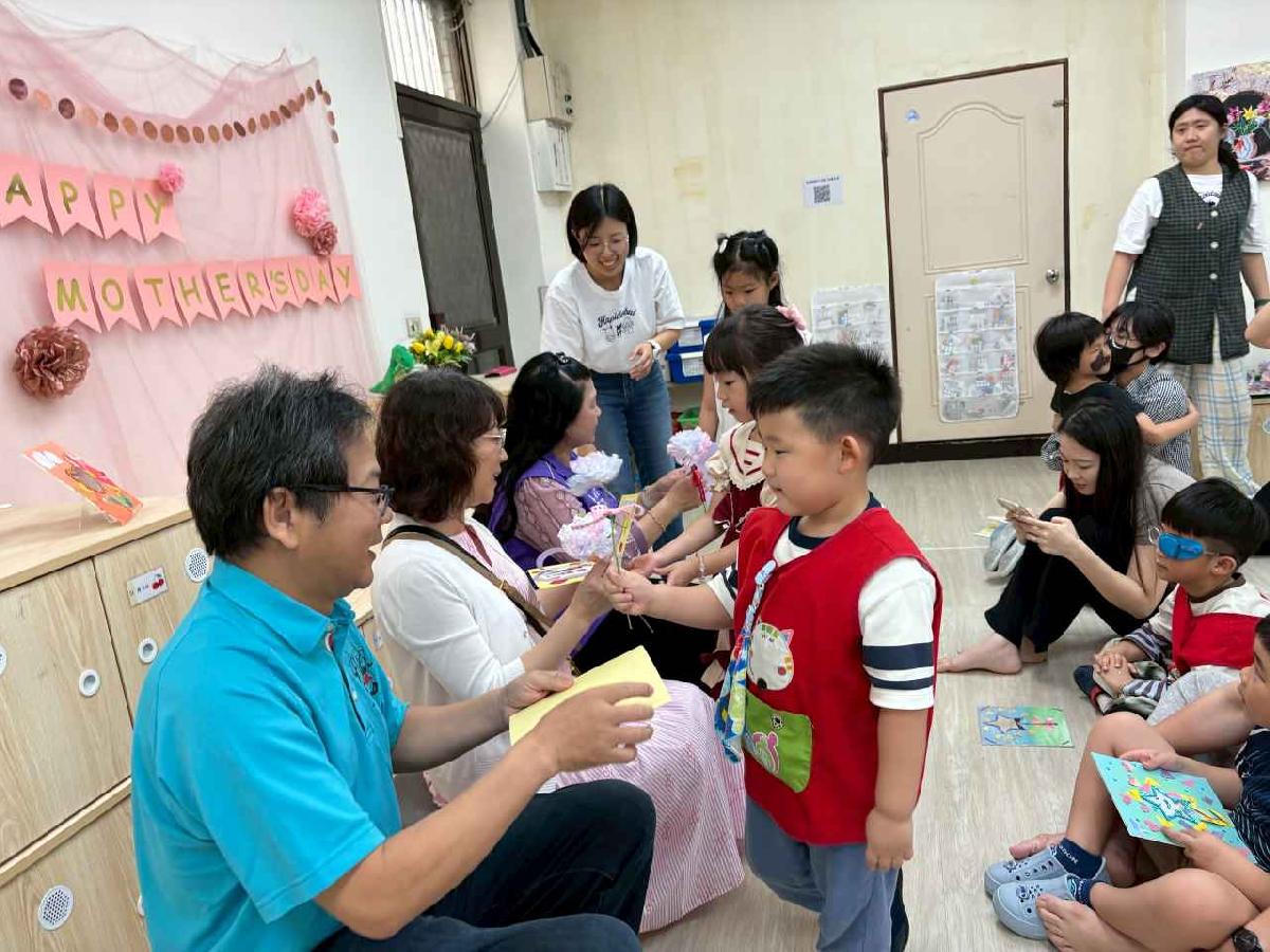 114學年度 母親節節慶活動 (77)